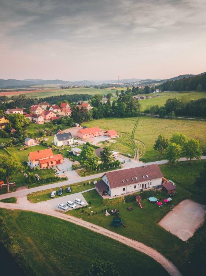 Penzion Na Podlesi Ve Zlate Korune Zlatá Koruna Exterior foto